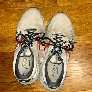 brooks running shoes